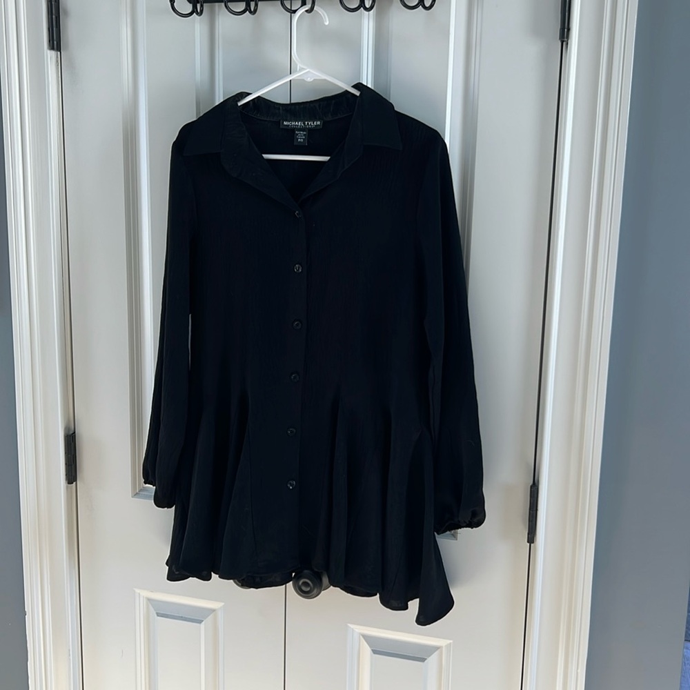 Michael, Tyler collections size small black flowing button down long blouse